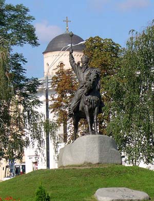 Памятник Петру Сагайдачному на Контрактовой площади в Киеве